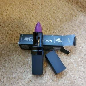 Younique lipstick- Swagger